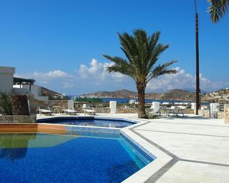 Homer's Inn Hotel - Ios - Pool