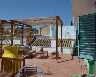 Apartamentos El Aljibe Relax Tourist Cordoba - Córdoba - Balcón