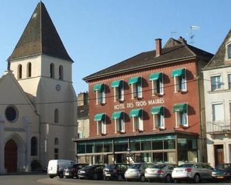 Hôtel-restaurant Les Trois Maures - Verdun-sur-le-Doubs - Edificio