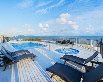 Brand New Oceanside Paradise Waterfront with Pool and Hot Tub - Key Largo - Uima-allas