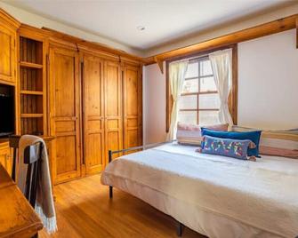 5bed/Pool - Near Hollywood/Burbank/Universal/Beach - Van Nuys - Habitación