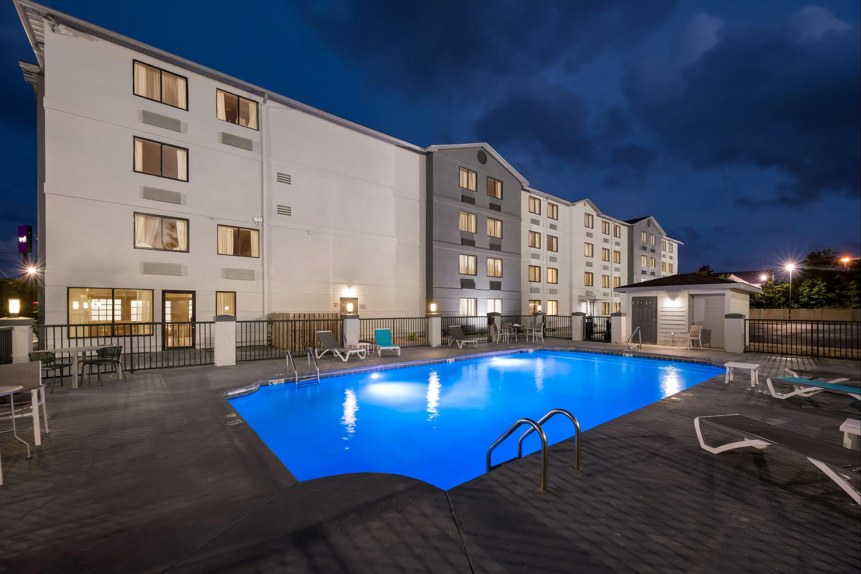 Spark by Hilton Biloxi Ocean Springs - בילוקסי - בריכה