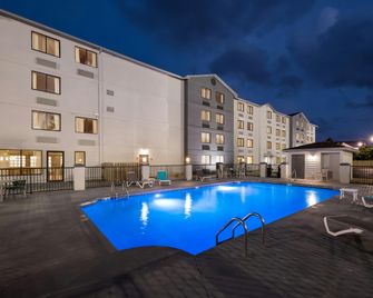 Spark by Hilton Biloxi Ocean Springs - Biloxi - Uima-allas