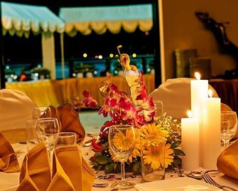 Club Emerald - Mumbai - Banquet hall
