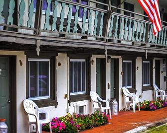 Happy Bear Motel - Killington - Balkong