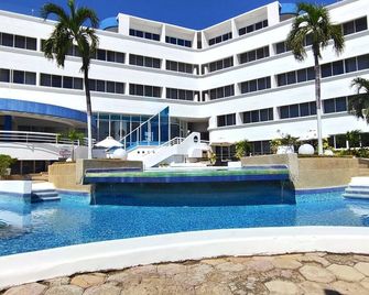 Aquarius Hotel Boutique - פמפאטר - בריכה