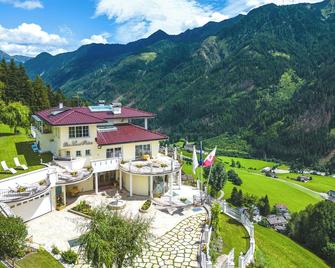 Das Land-Palais Mountain Hideaway - Ahrntal - Dolomites - South Tyrol - Mühlwald - Edificio