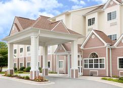 Microtel Inn & Suites by Wyndham Greenville/University Med - Greenville - Κτίριο