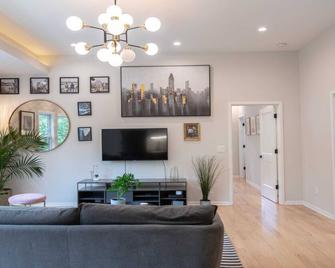 West Midtown 2 2 - Top Floor private parking - Atlanta - Salon