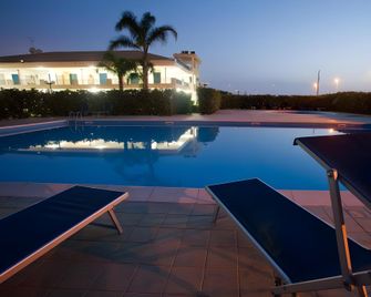 Gh Baraka Village Sicilia - Scoglitti - Piscina