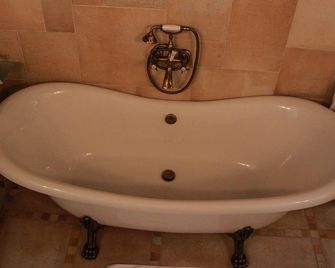 Hotel Medieval - Alba Iulia - Baño