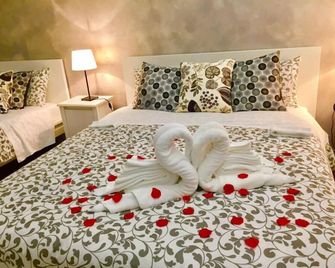 Central House - רג'יו קלבריה - חדר שינה