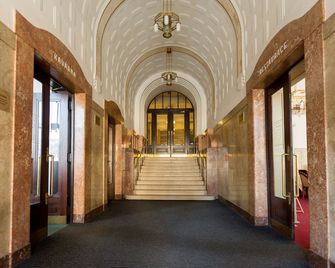 Hotel U Beránka Náchod - Náchod - Hallway