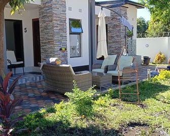 Tiptree Lodge - Livingstone - Patio
