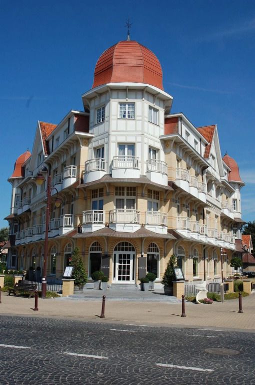 Grand Hotel Belle Vue - דה האן - בניין
