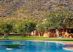 Gondwana Damara Mopane Lodge - Khorixas - Pool