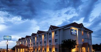 Microtel Inn And Suites by Wyndham Chihuahua - Τσιουάουα - Κτίριο