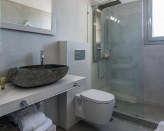 Olea Bay Hotel - Adamantas - Phòng tắm