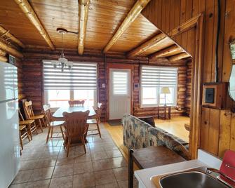 Motel et Chalets Bo-Fleuve Evangeline - Saint-Siméon - Salle à manger