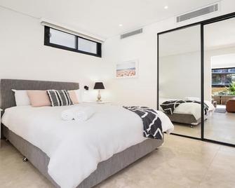 Rockpool #2 Short Walk To Beach, Shops, Cafes Accom Holidays - Terrigal - Chambre