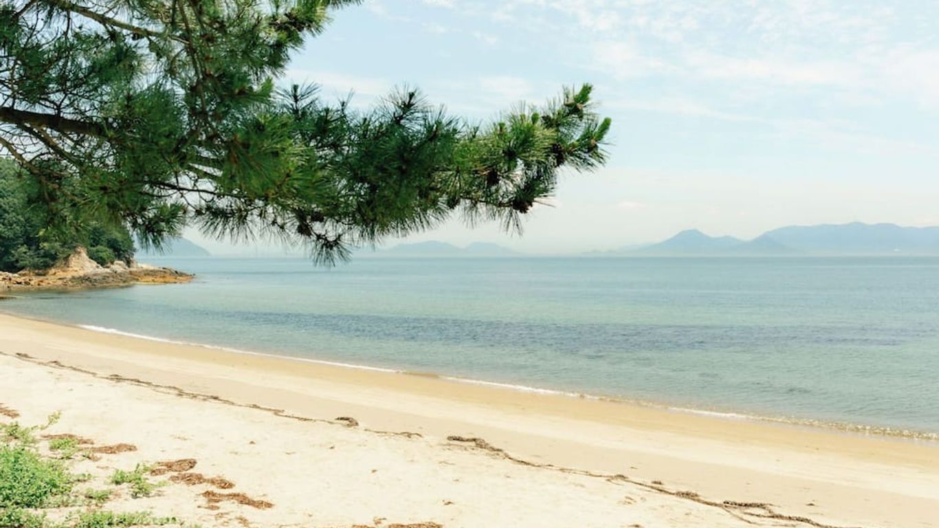 Naoshima Tsutsujiso Lodge