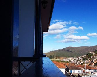 Buena Vista Hostel - Ouro Preto - Balcony