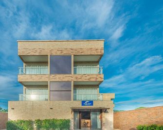 Residencial Onda Azul - Bombinhas - Edifício