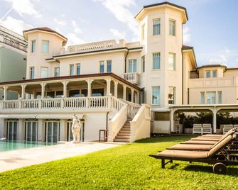 Hotel Carducci 76 - Cattolica
