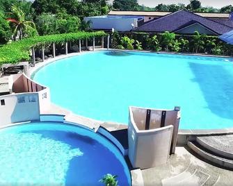 Buddha Resort By Cocotel - Lingayen - Piscina