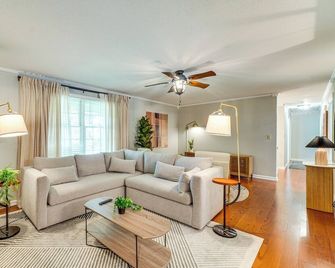 1 Mi to Dtwn: Quiet Retreat w/ Yard in Clinton - Clinton - Sala de estar