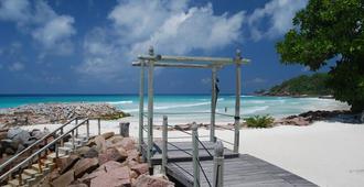 The Islander Hotel - Grand'Anse Praslin - Playa