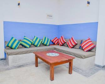 Unawatuna Nature Villa - Unawatuna - Wohnzimmer