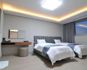 Dasan Beache Golf & Resort - Gangjin - Bedroom