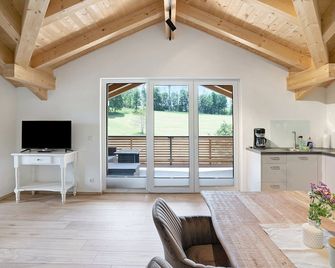 Ferienwohnung Schwaiger Almblick - Bad Tolz - Eetruimte