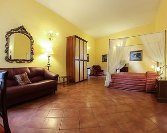 جراند هوتل كابوديمونت - نابليس - غرفة معيشة