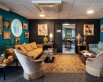 Kyriad Brive La Gaillarde Ouest - Brive-la-Gaillarde - Lounge