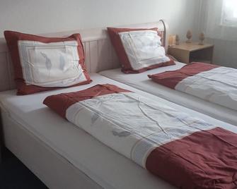 Vacation apartment 'Schwarzwaldgeflüster' Pure relaxation in Menzenschwand-Nature, peace and quiet - Sankt Blasien - Bedroom
