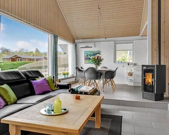 Beautiful home in Aabenraa with WiFi - Åbenrå - Wohnzimmer