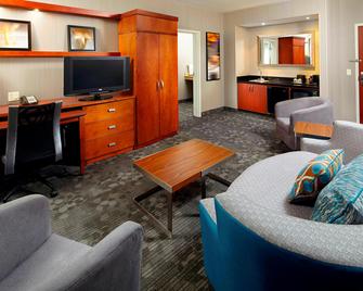 Courtyard by Marriott Pittsburgh Greensburg - Greensburg - Obývací pokoj