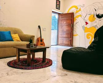 Kygo Hostels - Hyderabad - Living room