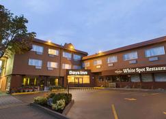 Days Inn by Wyndham Terrace - Terrace - Building