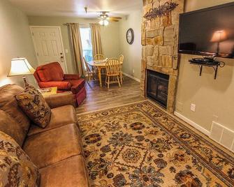 Skiers Lodge - Park City - Living room
