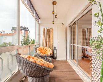 GuestReady - Peaceful One Bedroom Abode in Idyllic Estoril - Estoril - Varanda