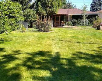 Cozy Cottage with Great Location - Sheridan - Vista del exterior