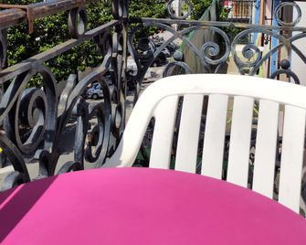 Hotel Le Colibri - Aix-les-Bains - Balcony