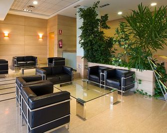 لا بورونيا - غيخون - ردهة