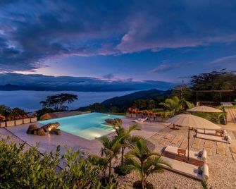 Santuario Luxury Ecohotel - Villeta - Басейн