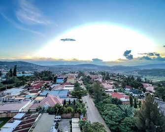 Garden Park House - Kigali - Outdoor view