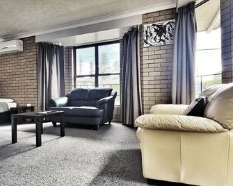 Raceview Motor Inn - טוומבה - סלון