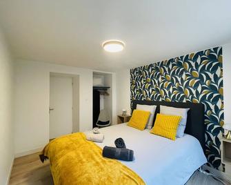 Appartement avec cour privée - Saint-Jean-d'Angély - Chambre